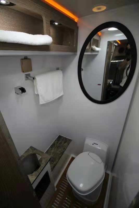 11.24G20杭州房车展——卫航房车新品爆款首发