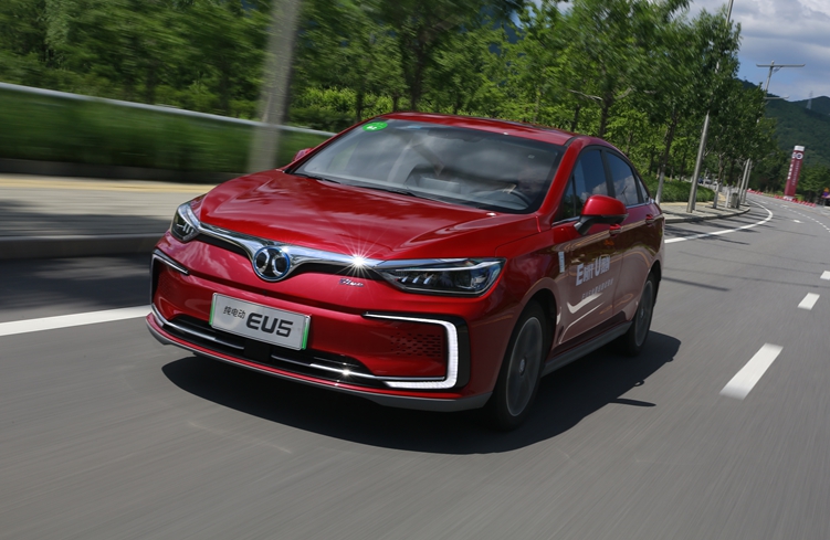 买辆电动车跑滴滴，便宜省电冬季坚挺，这几辆就是性价比的代名词