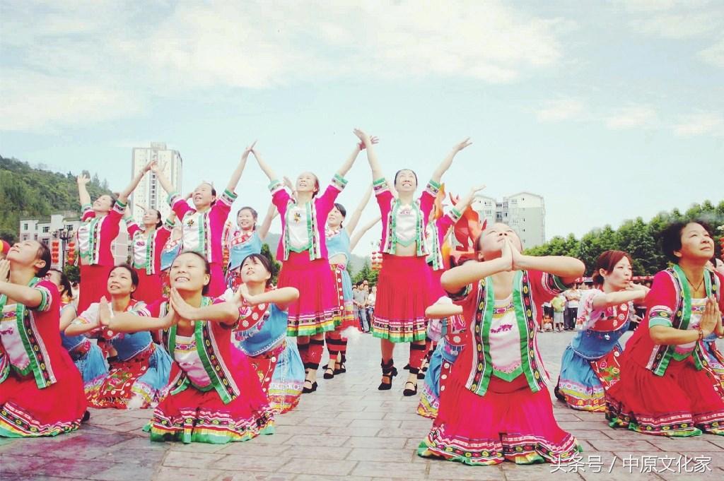湘西民族特色古老风俗舞蹈摆手舞,我国少数民族民间经典舞蹈有哪些