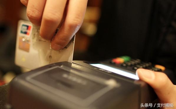 信用卡降额是影响负债累累的因素,信用卡降额的根本原因