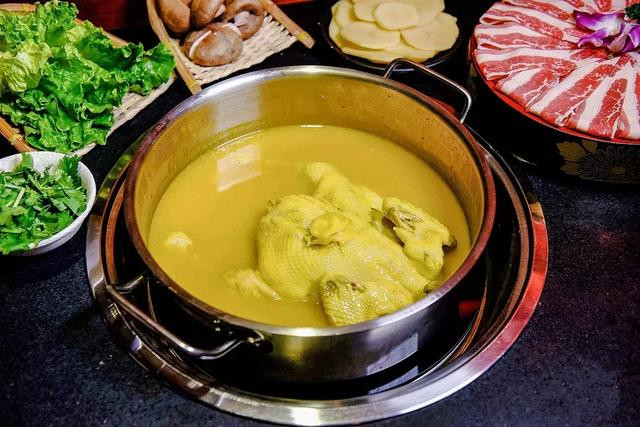 五分钟搞定港式花胶鸡火锅,清汤花胶鸡火锅