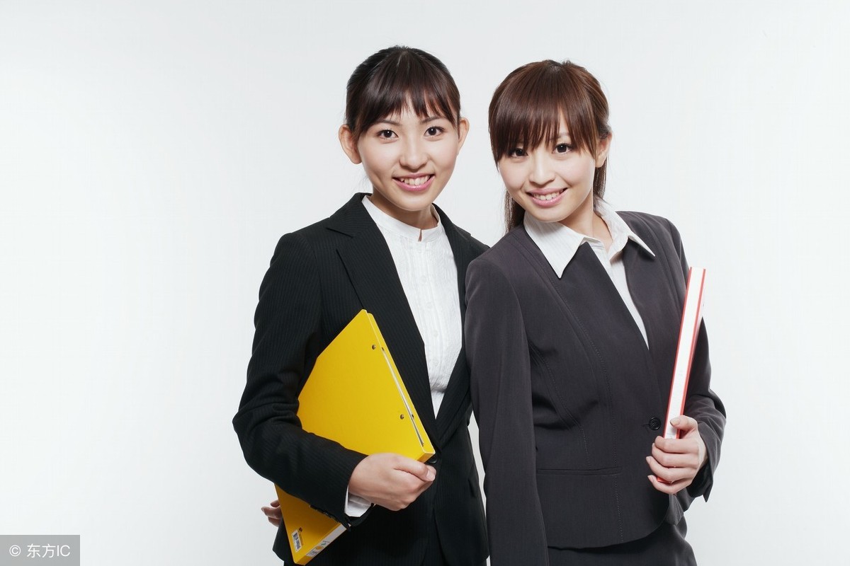 怎么区分职业装和休闲装,职业装和正装有区别吗