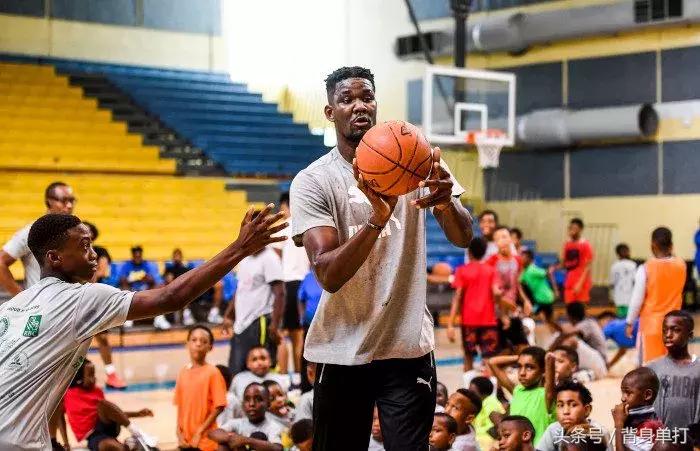 德安德烈艾顿是谁,德安德烈艾顿个人资料