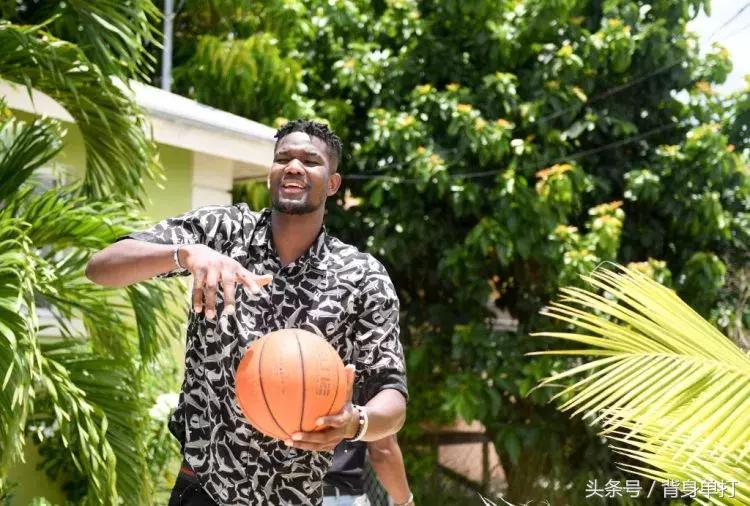 德安德烈艾顿是谁,德安德烈艾顿个人资料