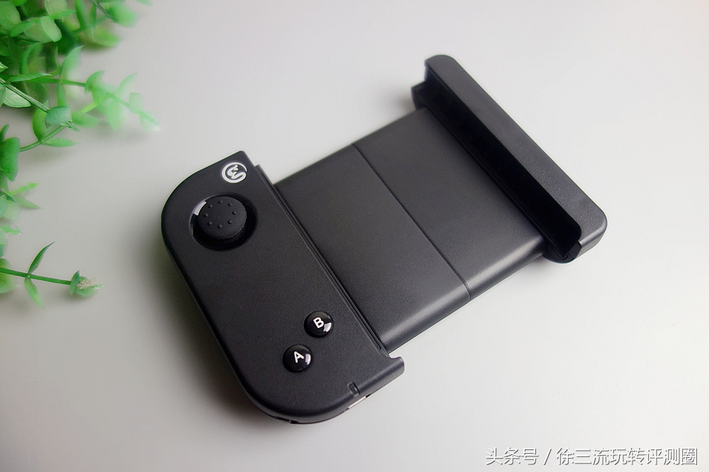 小鸡t6手柄玩吃鸡,小鸡t6游戏手柄