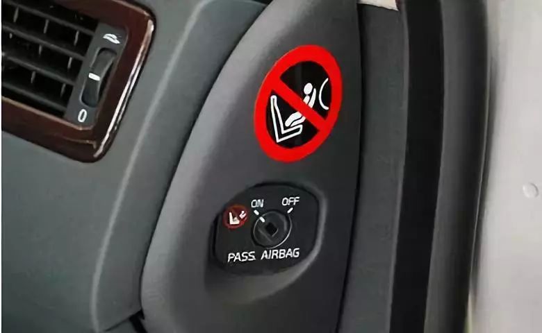 灵感来自女人的假胸?关于汽车的安全气囊你不知道的那些事