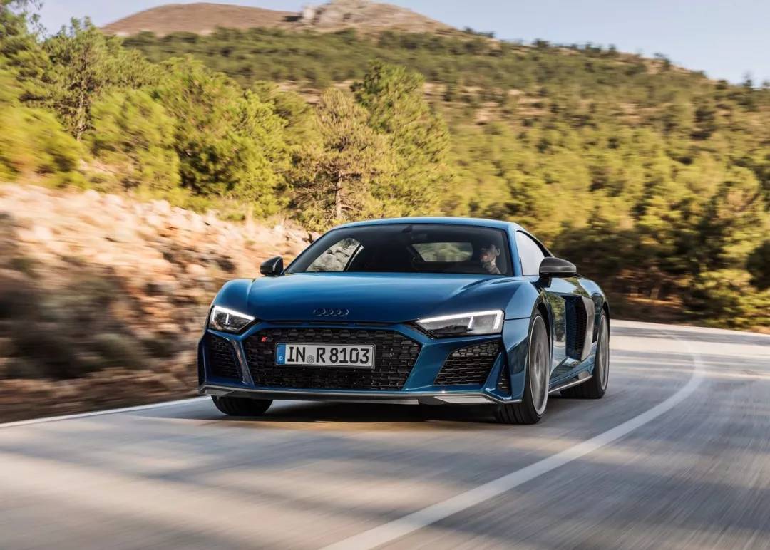 奥迪r8v10performance,老款奥迪r8v10一年需要多少钱