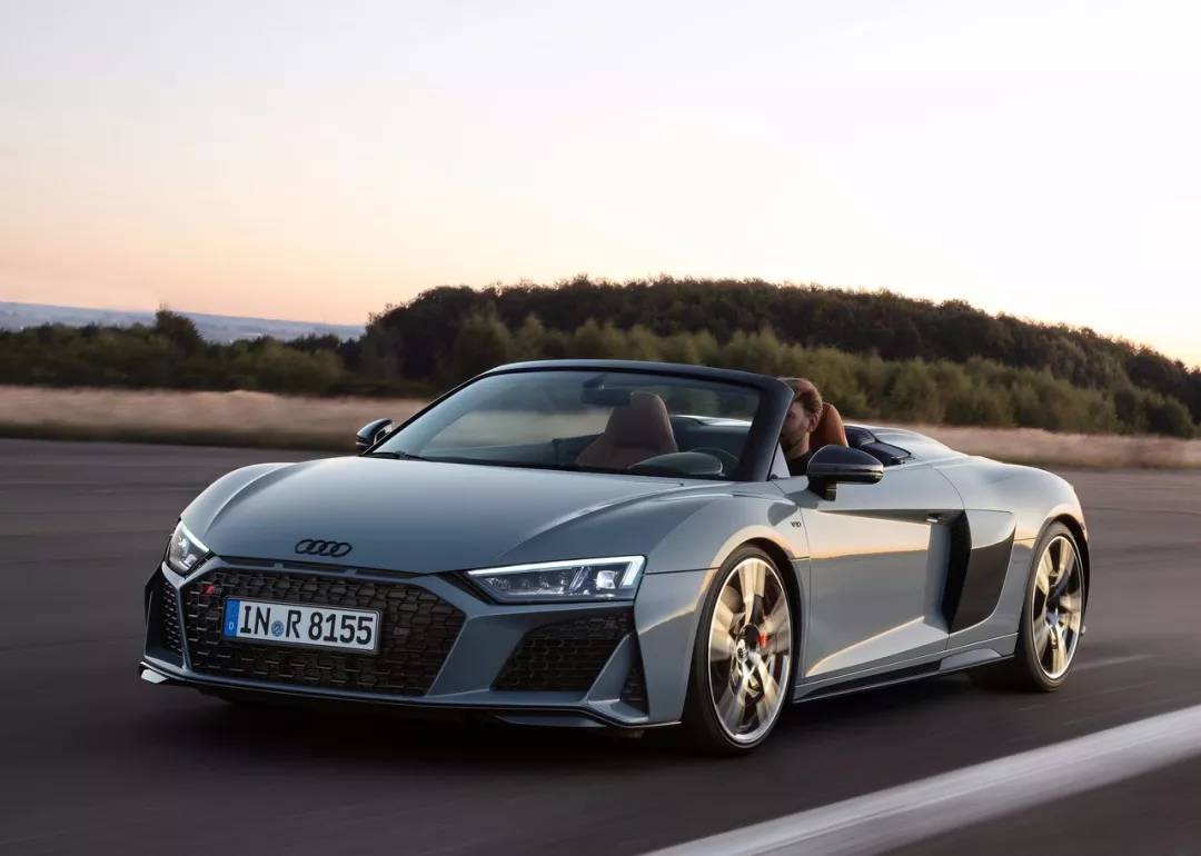 奥迪r8v10performance,老款奥迪r8v10一年需要多少钱