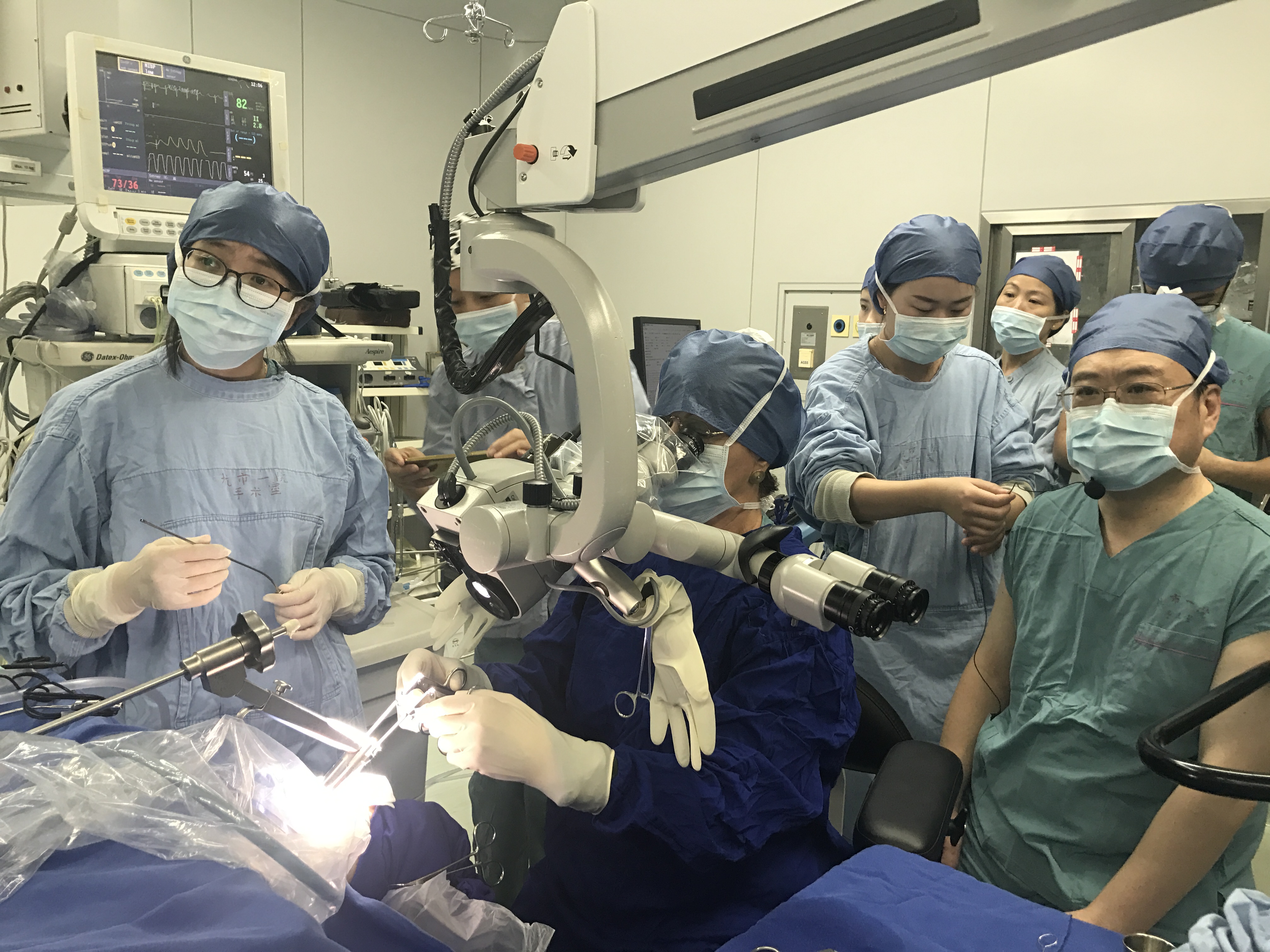 喉咙里长满密密麻麻菜花样的小肿瘤，竟是因为感染了这种东西……