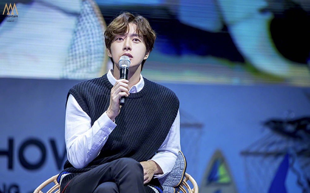 人暖还特心善,朴海镇无偿为消防员日历代言,日历收益将全额捐献