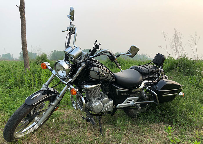 出自豪爵铃木，售11800元，舒适稳定，国产太子中的“神车”