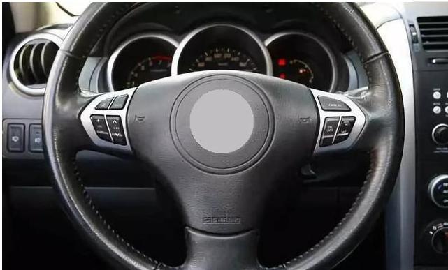 转弯时方向盘突然卡死怎么解决,货车方向盘突然卡死怎么办