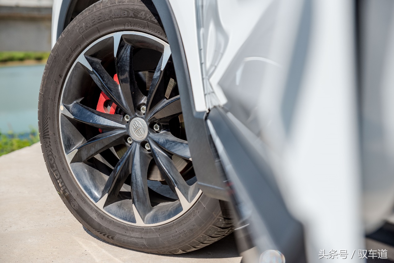 你想要的全部都给你粤语,一汽森雅r9优点和缺点