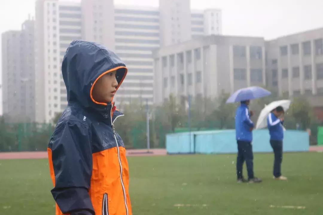 冬季踢球如何穿搭,秋冬踢球怎么穿衣服