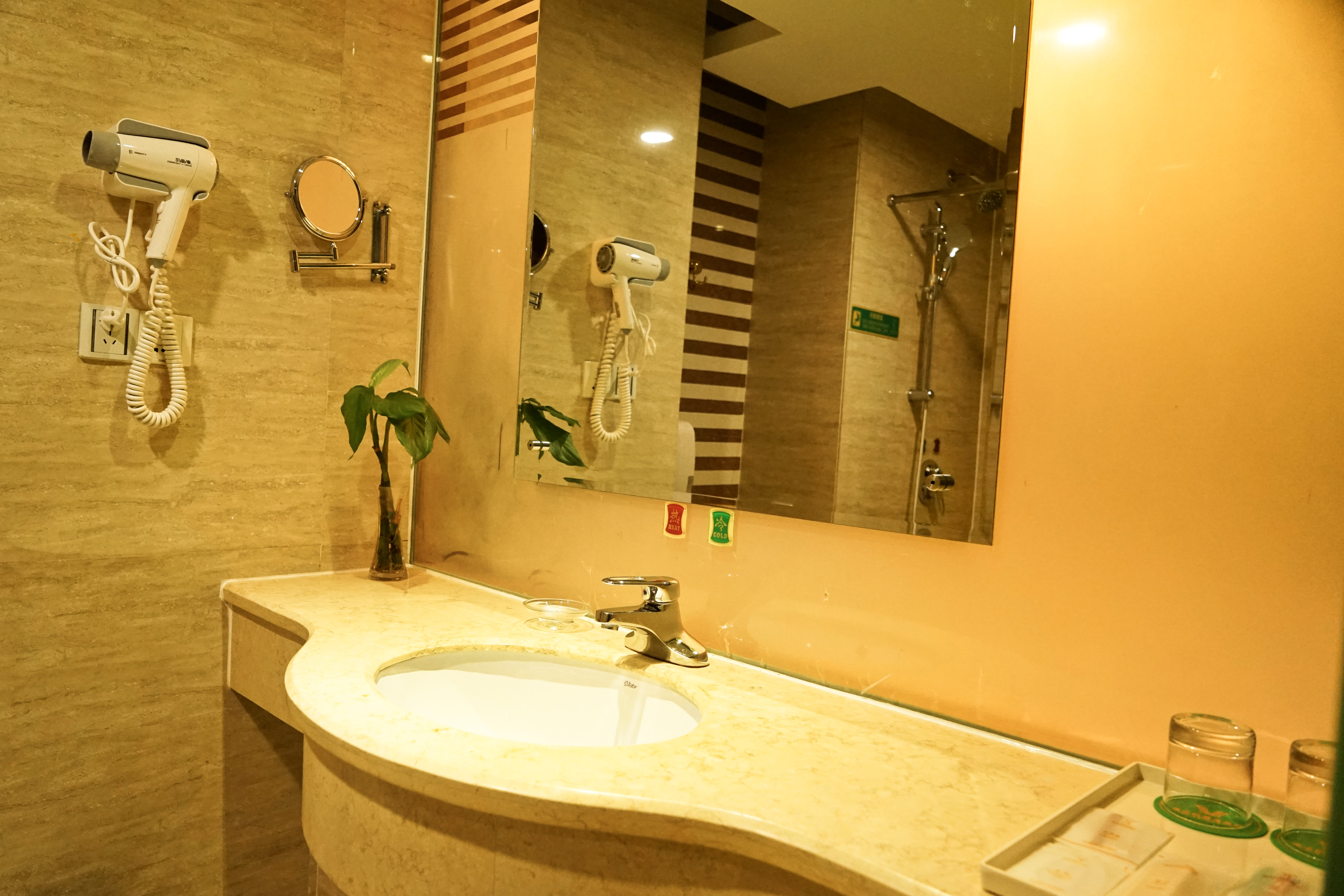 四天三晚旅游1500算多吗,两天一夜带父母游桂林