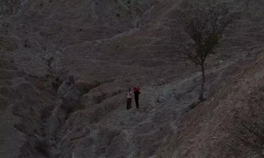 让我帮你把眼泪擦干吧,帮你把眼泪擦干