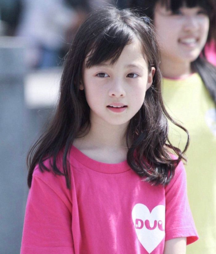 桥本环奈红框眼镜,桥本环奈可爱眼妆