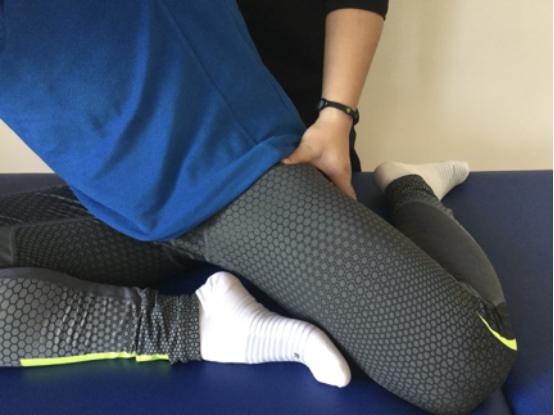 跑步膝盖痛理疗,跑步膝盖损伤贴点什么膏药