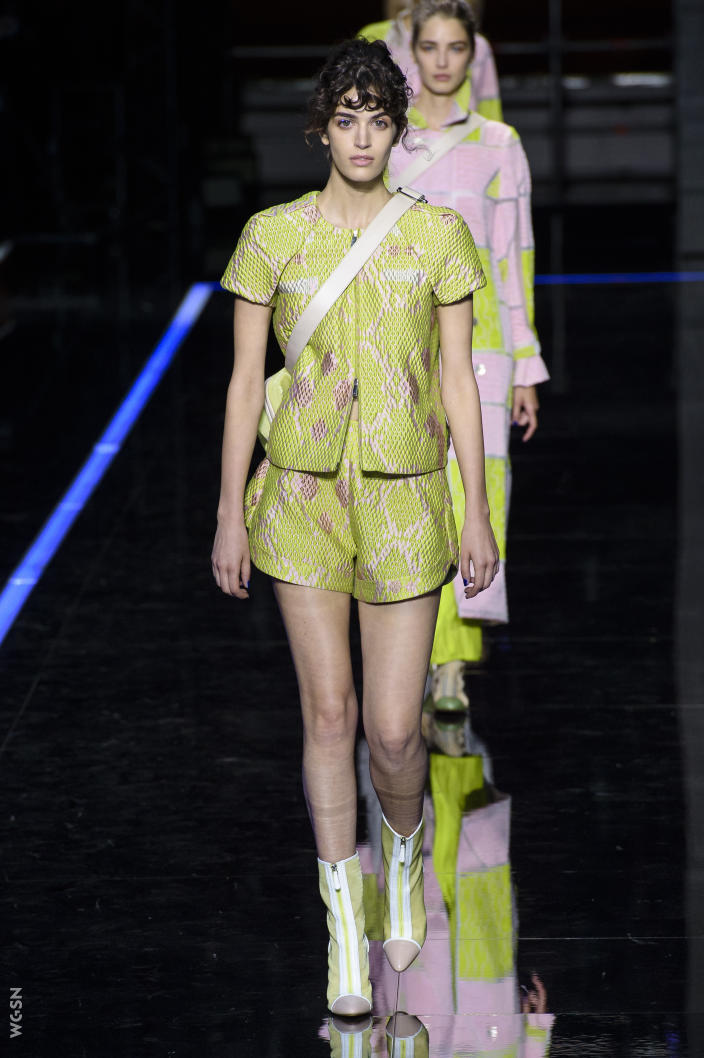 2019秋冬emporioarmani,emporioarmani2023秋冬女装系列时装秀