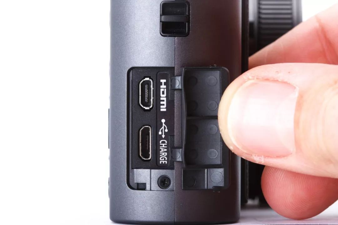 松下100-300mm镜头测评,松下zs110与松下zs70画质哪个好