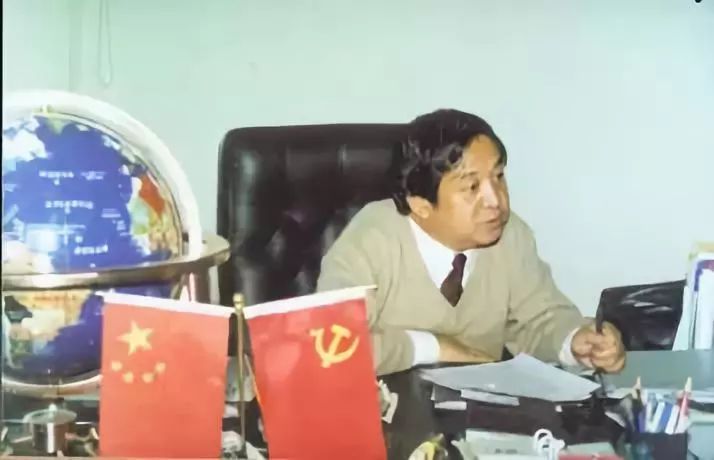 中国乳业的“三国杀”