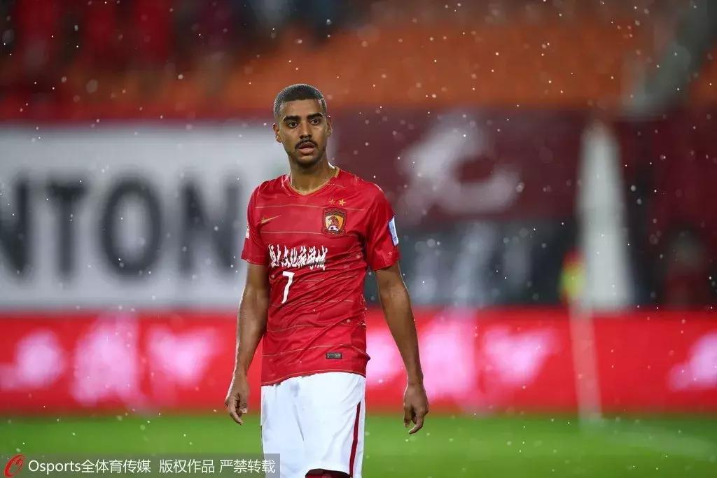 恒大遇困难从来不怂,恒大艰难时刻