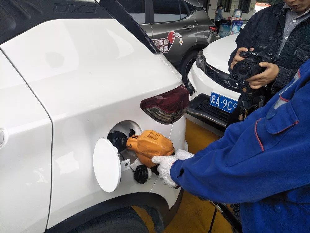 百公里综合油耗13.87L,百公里油耗30升不足百公里油耗