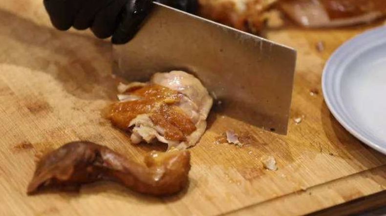 老汤保存的时间越长,芳香物质越丰富,煮制出的肉食风味愈美!