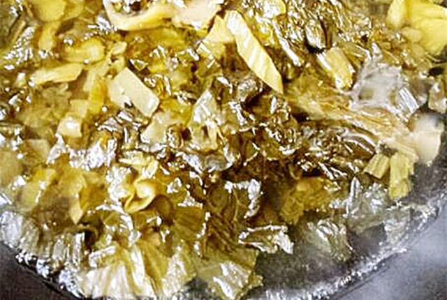 四川酸菜鱼家常菜的做法,家庭版四川酸菜鱼做法