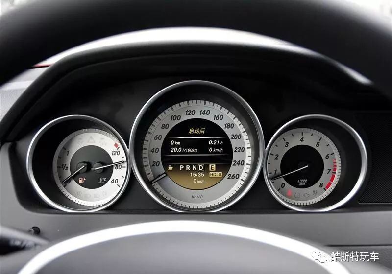 汽车仪表盘上显示的油耗准不准,汽车仪表盘油耗是真实值吗