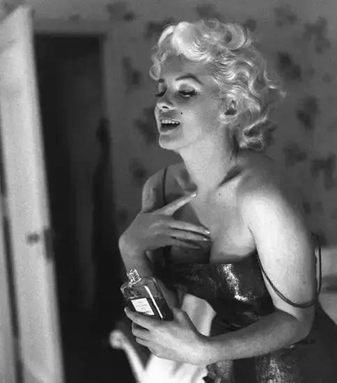 奢侈品不得不买的文案,买奢侈品说不贵的文案