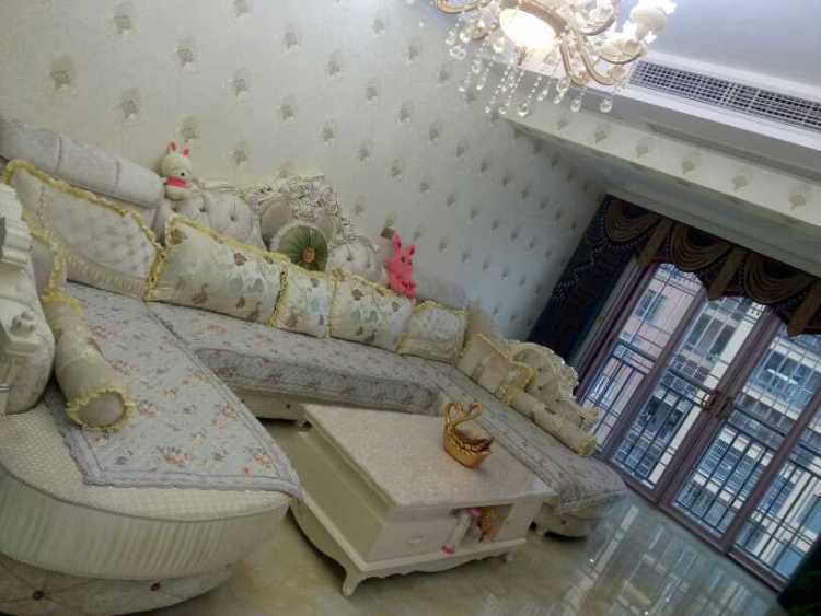 家里装修最不该省钱的就是窗帘,房子装修客厅窗帘