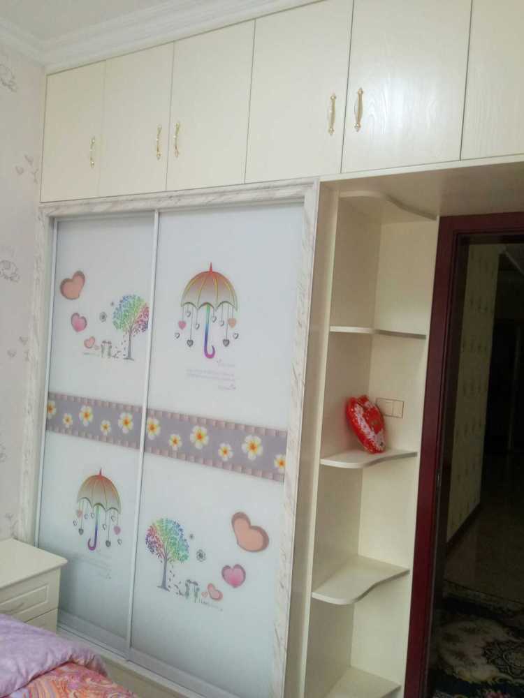 家里装修最不该省钱的就是窗帘,房子装修客厅窗帘