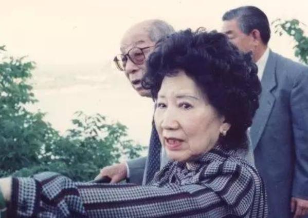 张学良最爱的是于凤至还是赵一荻,张学良与妻子于凤至的坎坷人生