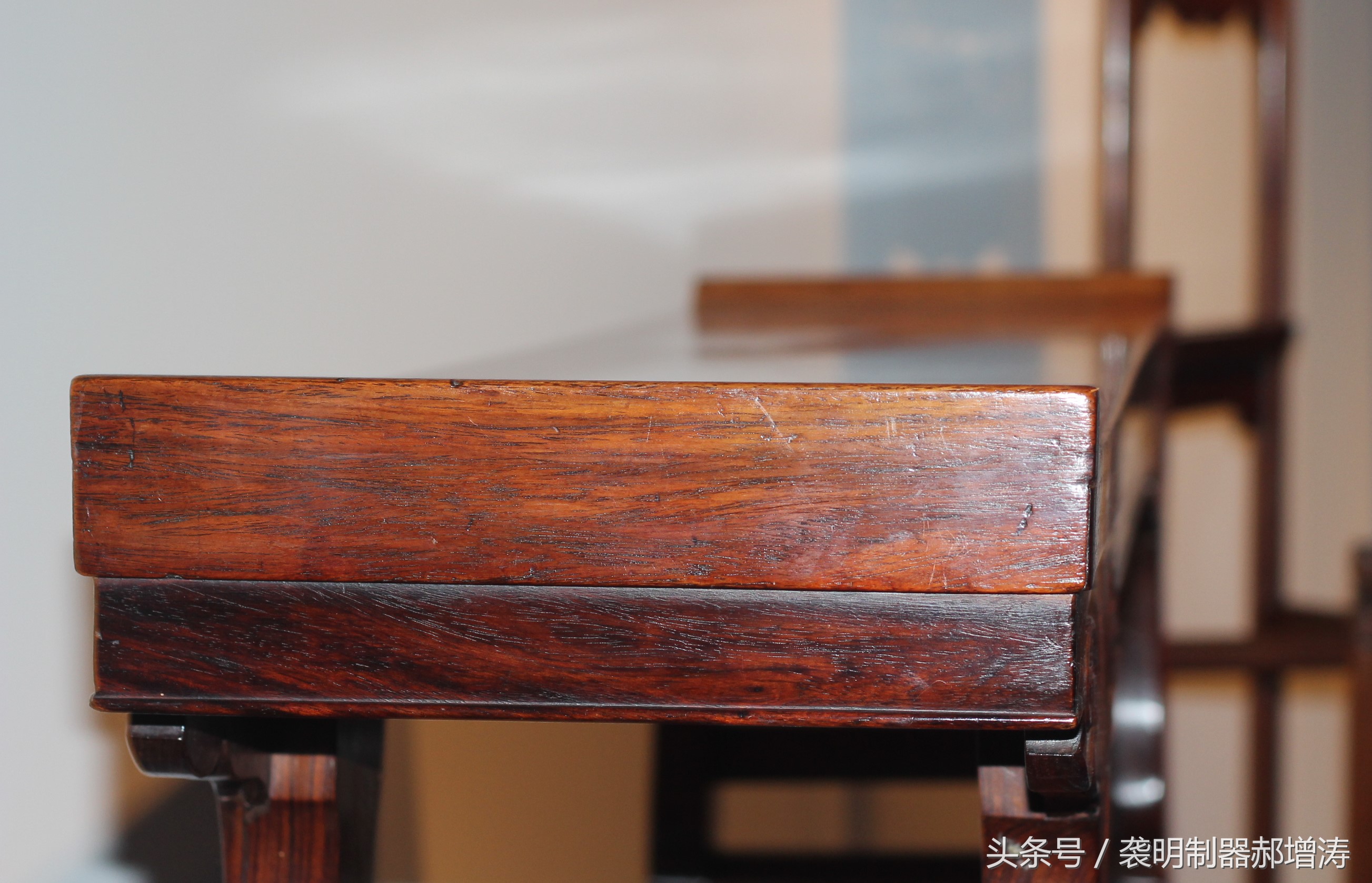 明代黄花梨翘头案拍卖记录,黄花梨透雕翘头案台