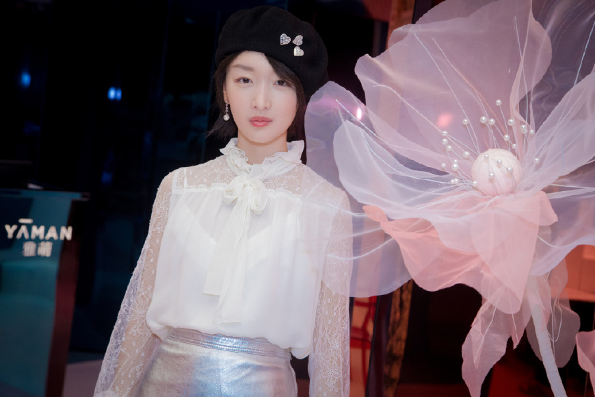 26岁周冬雨自信正视平胸，“我的胸是和我的身材匹配的！”