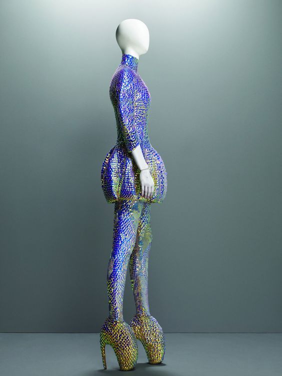 ktv必点歌曲不会跑调,ktv必点歌曲适合不会唱歌的人