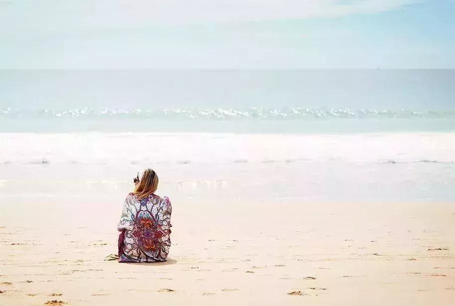 白天是夫妻晚上是邻居dj版,白天是夫妻晚上是邻居抖音歌曲