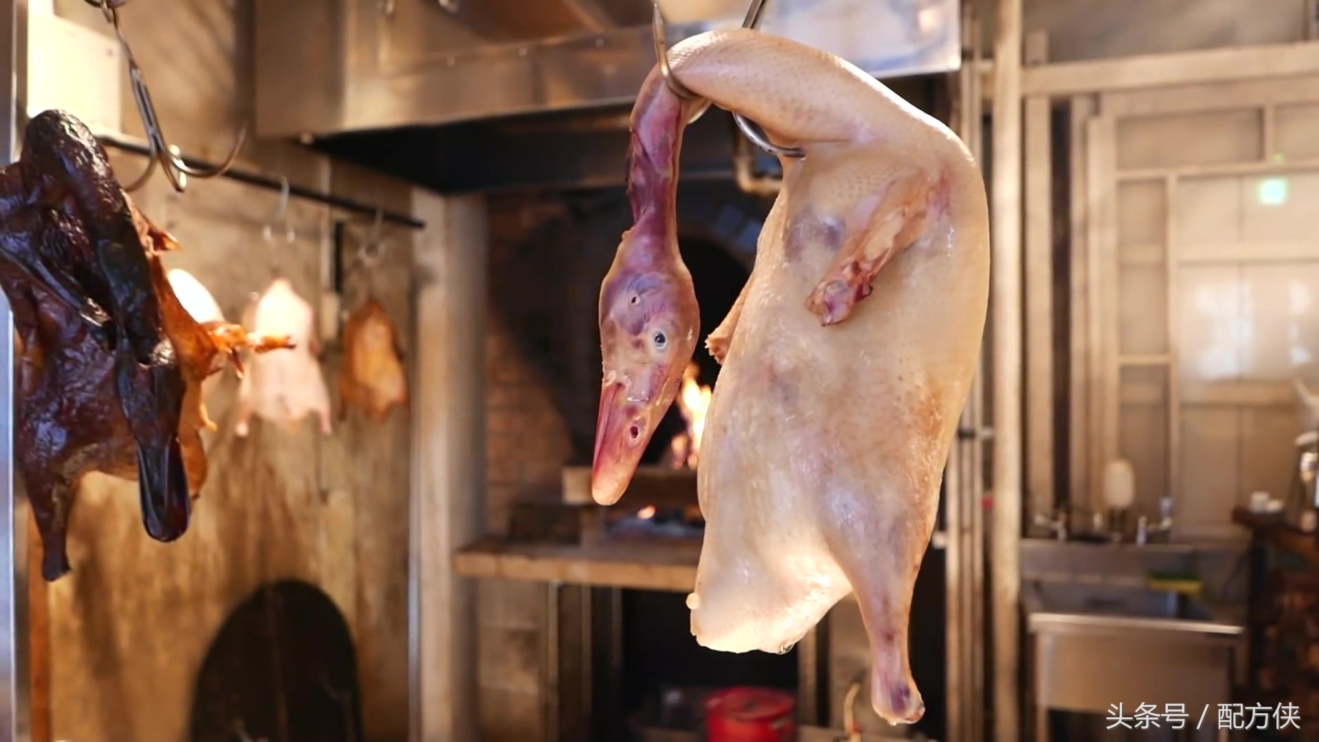 近距离看北京烤鸭的制作流程与配方，原来全是不能说的秘密