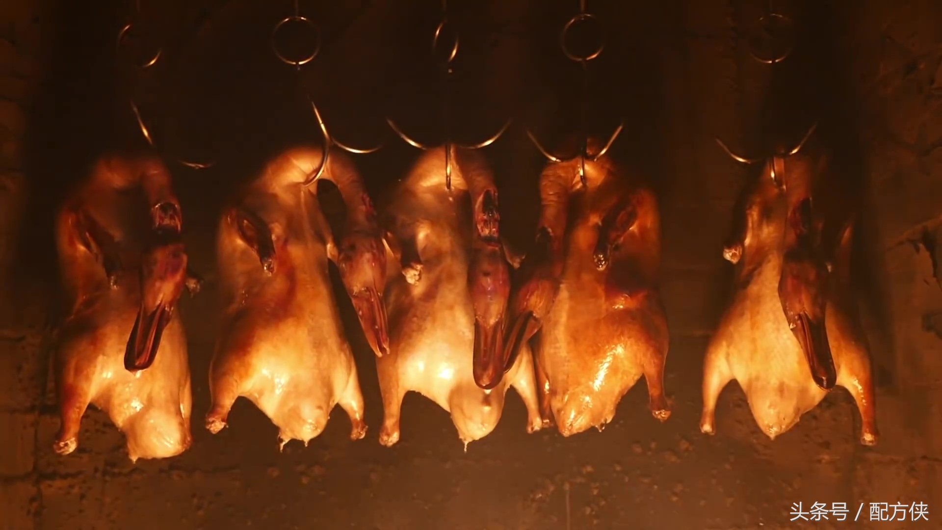 近距离看北京烤鸭的制作流程与配方，原来全是不能说的秘密