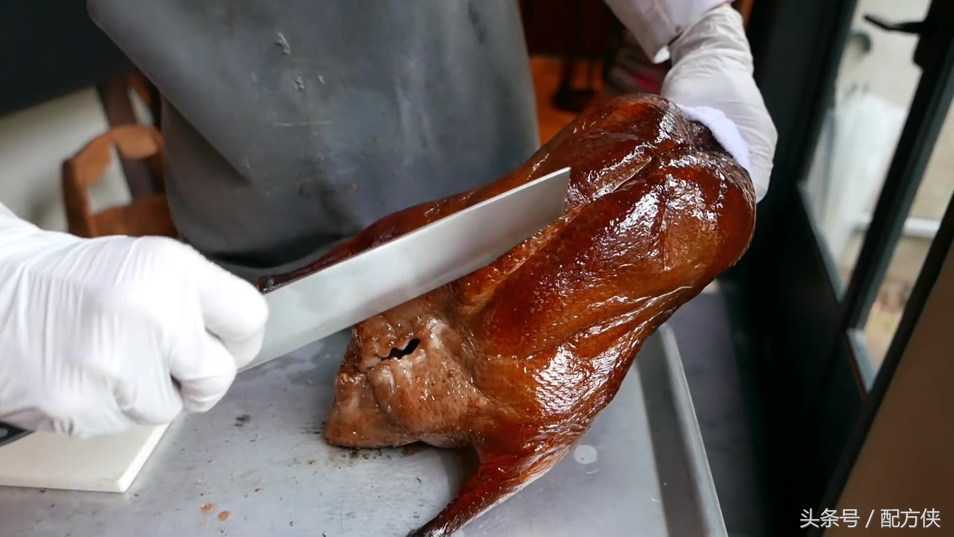 近距离看北京烤鸭的制作流程与配方，原来全是不能说的秘密