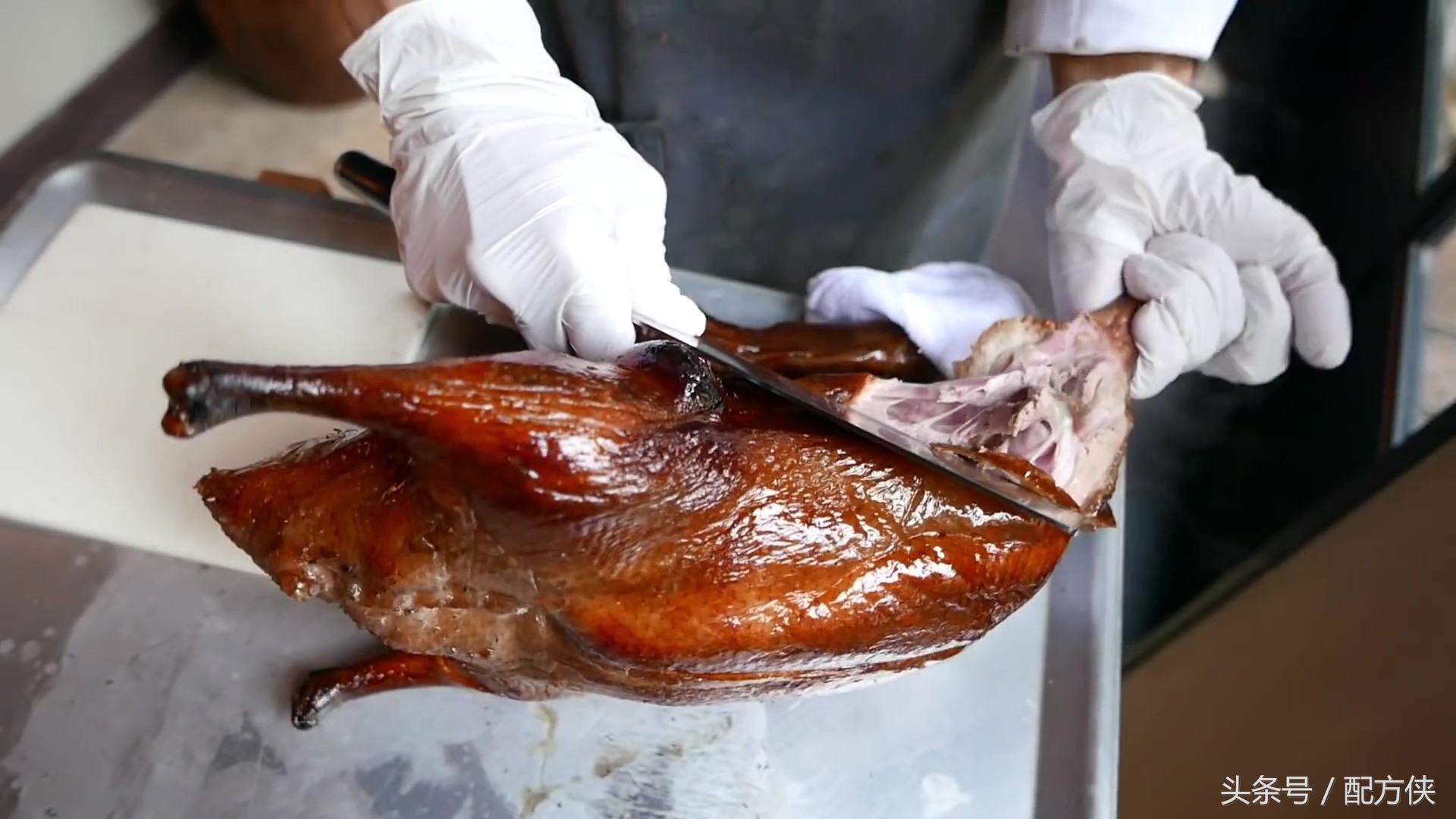 近距离看北京烤鸭的制作流程与配方，原来全是不能说的秘密