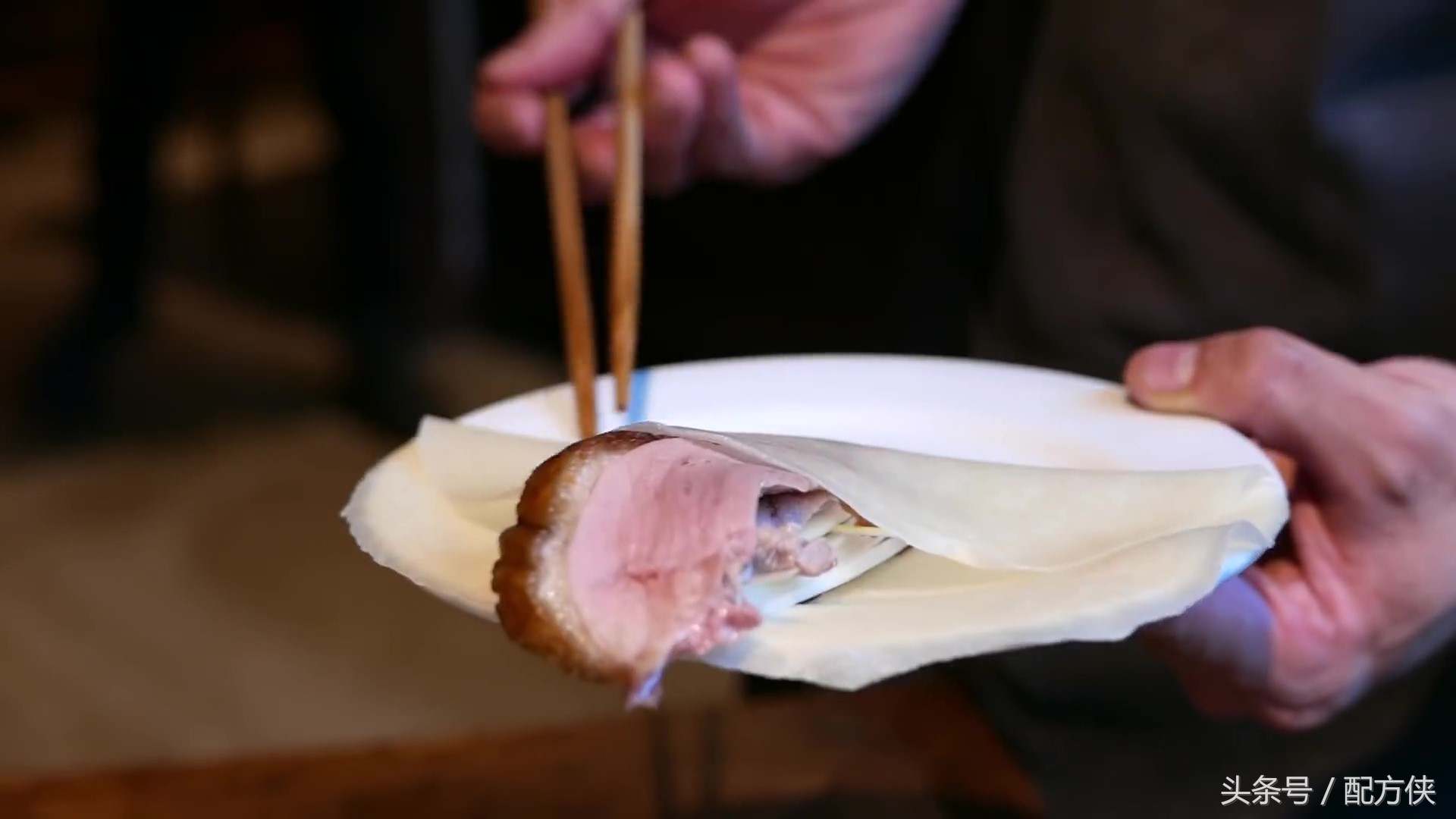 近距离看北京烤鸭的制作流程与配方，原来全是不能说的秘密