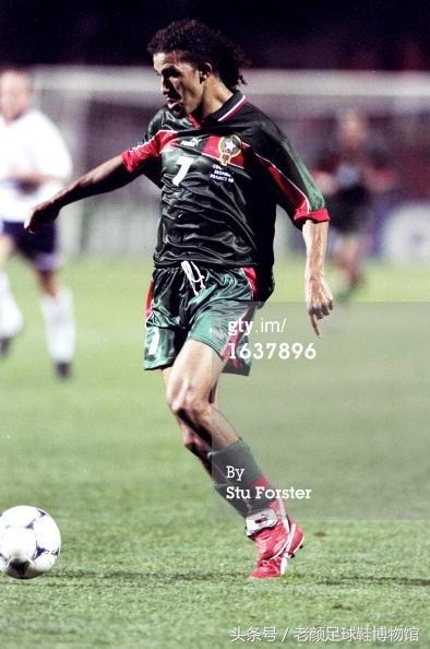 马拉多纳签名足球鞋,马拉多纳世界杯夺冠球鞋