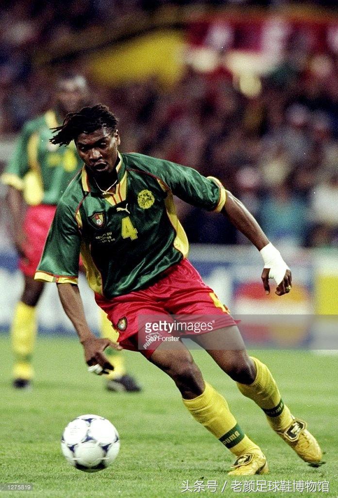 马拉多纳签名足球鞋,马拉多纳世界杯夺冠球鞋