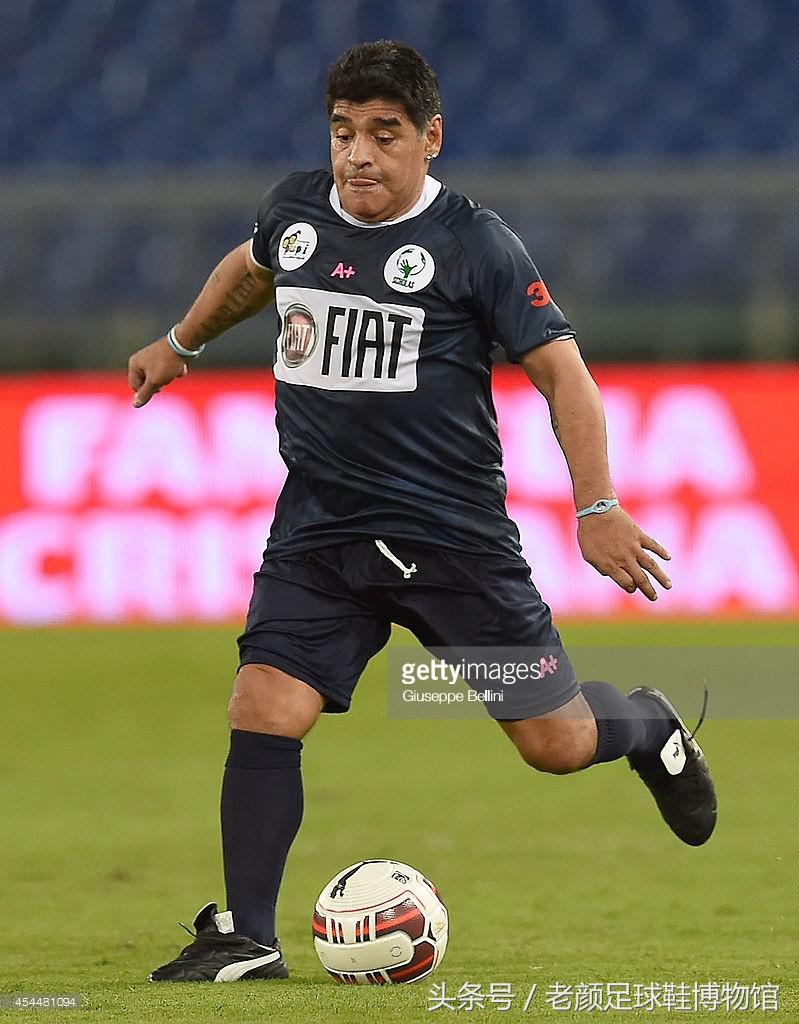 马拉多纳签名足球鞋,马拉多纳世界杯夺冠球鞋