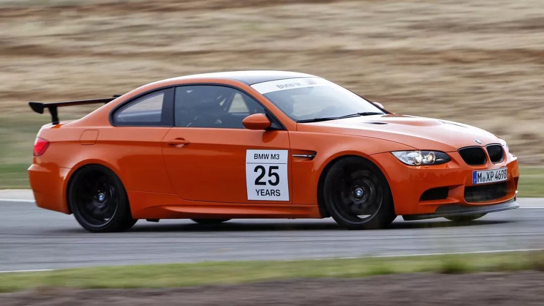 宝马m3历代车型发展回顾,宝马m32022款