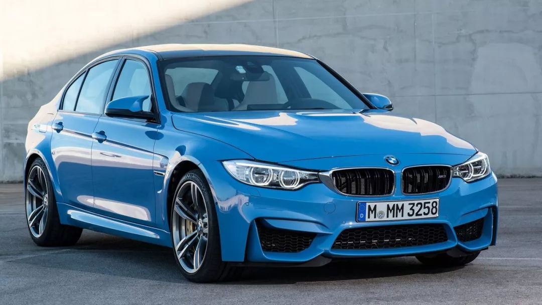 宝马m3历代车型发展回顾,宝马m32022款