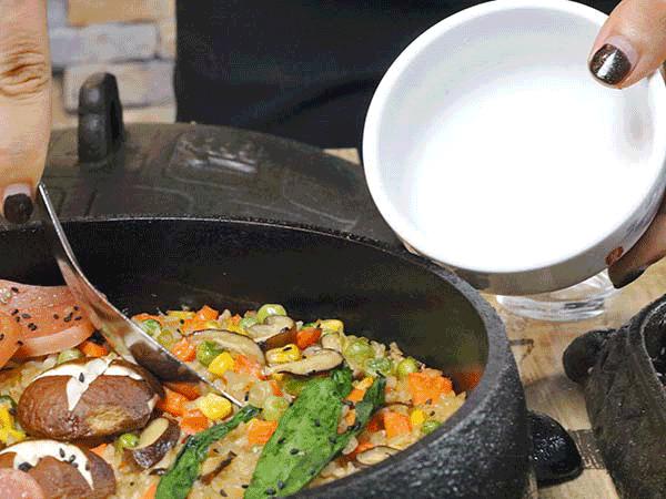 邯郸这家鸡腿煲中的LV，吃第一口就失控，连汤汁都想打包带走！