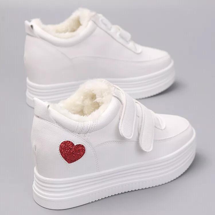 冬季加绒小白鞋加厚百搭,秋冬加绒小白鞋推荐